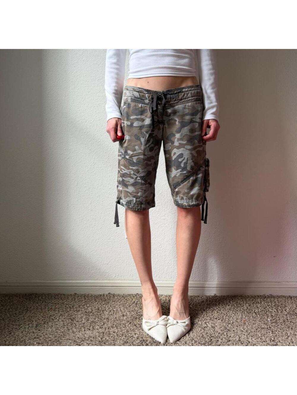 Vintage y2k Nike low rise wide leg camo shorts